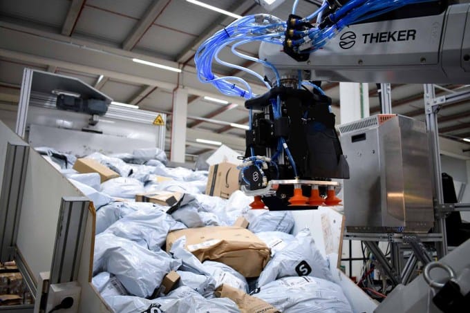 Robot modular Theker untuk otomatisasi pabrik dan gudang