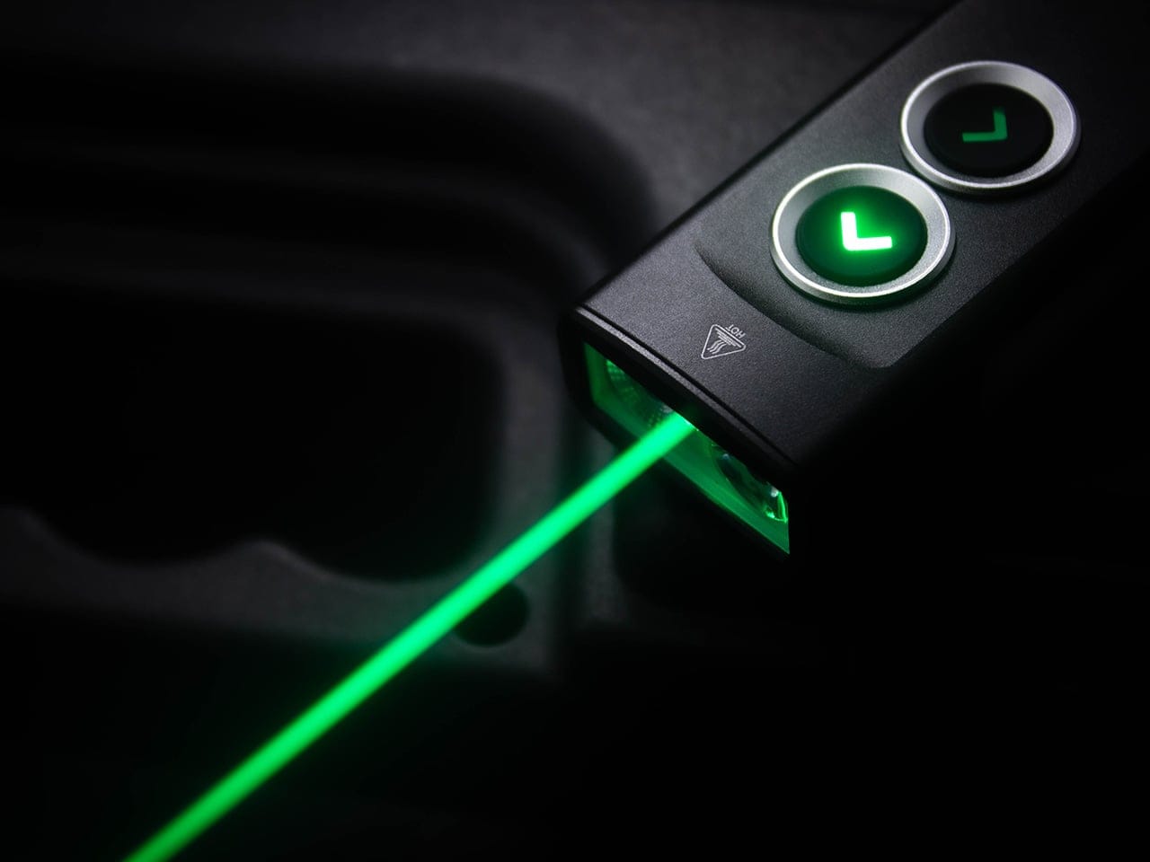 Senter VEZERLEZER WK2 memancarkan laser hijau ke arah bawah